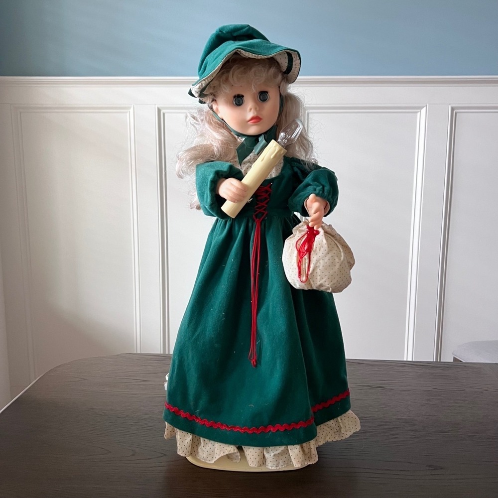 Vintage Christmas Caroler‎ Girl Animated Motionette Lighted Candle 24" Matrix